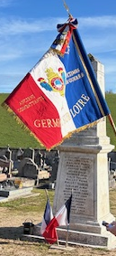 Étendard et monument aux Morts de Germigny-sur-Loire 